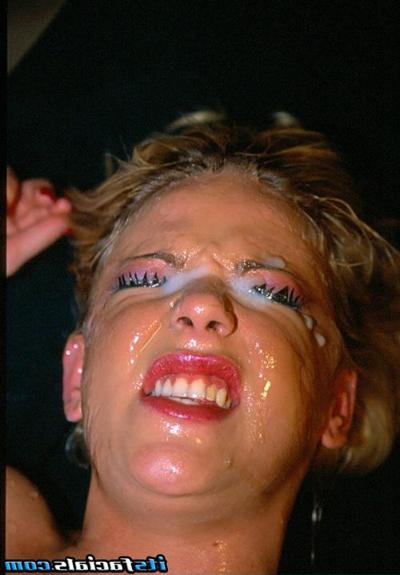 16P Blonde bitch in a very crazy facial fetish