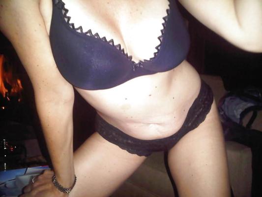 11P Milf wife , likes that you comment and cum on here !!!
