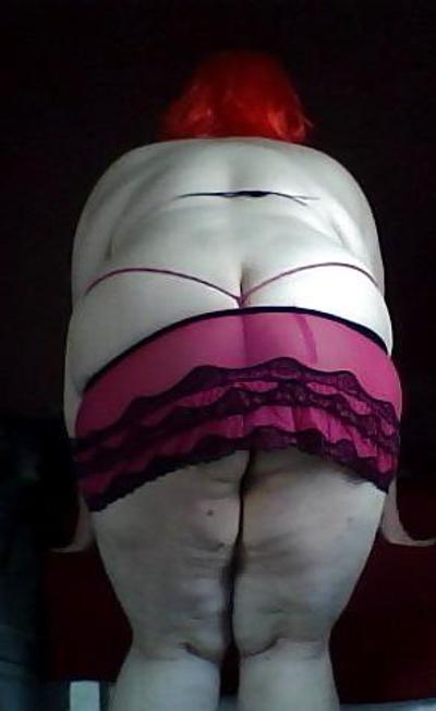 12P Sujetador morado y falda con volantes