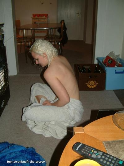 16P Rude hidden voyeur peek at amateur babes in the shower