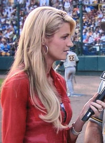 15P Erin Andrews glamorous blonde newscaster hard at work