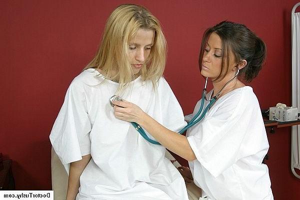 20P Adorable petite blonde visit gyno doctor for full vagina check