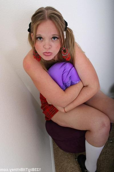 18P Cute blonde babe playing with her big natural tits