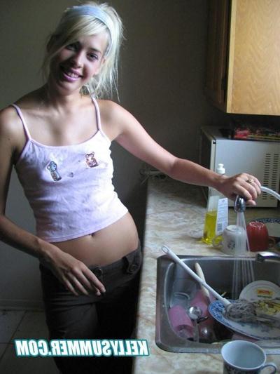 15P gorgeous blondie shows her goody parts in the kitchen