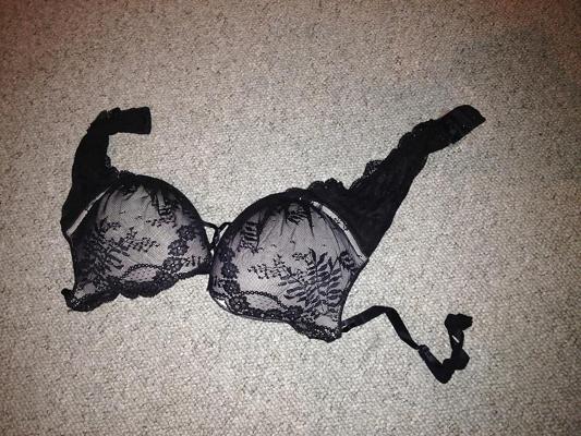 6P My GF's Bra's