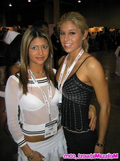 16P Public flashing by blonde teen hottie