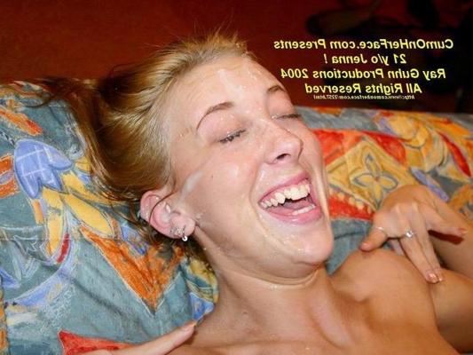 16P Groupe d'adolescentes blondes, soin du visage en désordre
