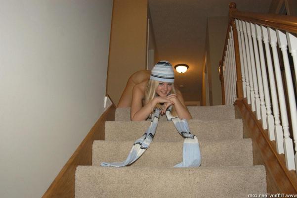 16P Scarf hides private parts