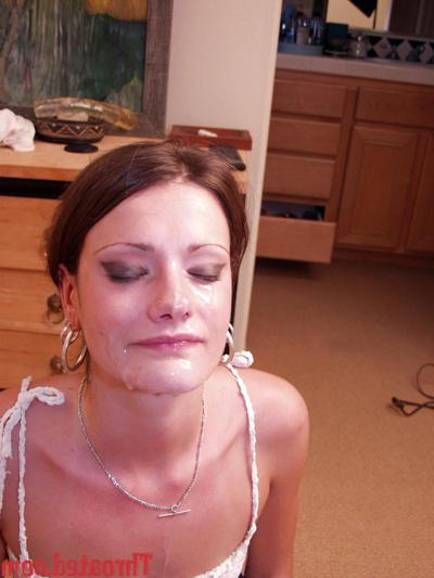 16P Brunette hottie Allura is a deepthroating champion