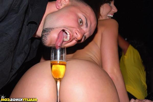 14P Amazing hot plump ass brunette gets fucked hard in the back of the club in these
