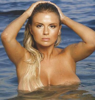 6P La star russe Anna Semenovich