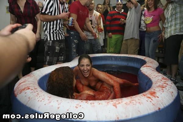 15P Big ass college girl is getting fucked at the party