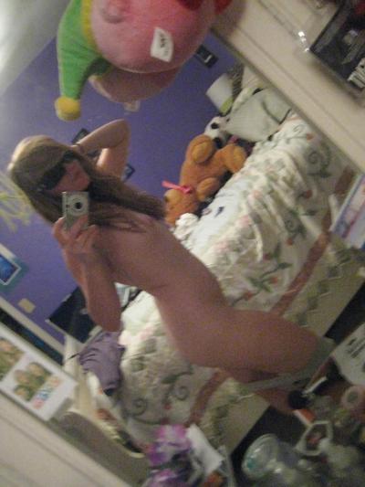 25P Rich Playful Teen From SmutDates