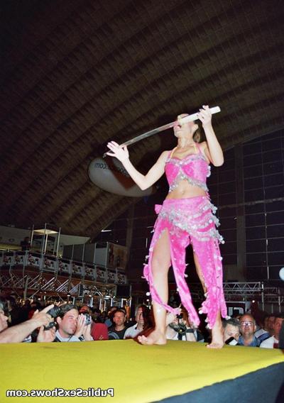 12P Pictures and videos from live sex events all over the world