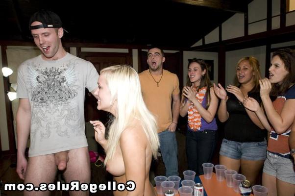 15P Sexy college girls show their tits and gets pounded