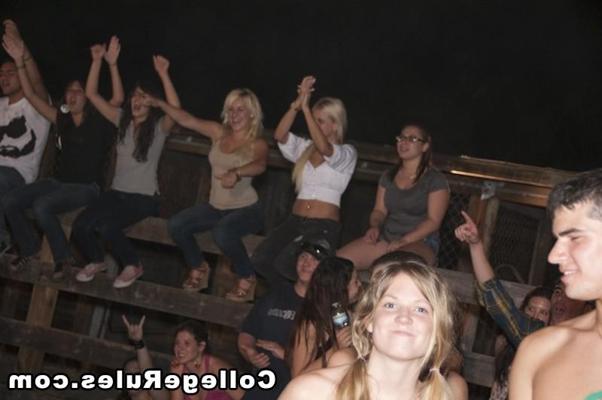 5P Naughty college girls were drunk and having girl to girl sex