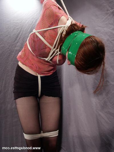 16P During a nonnude bondage photoshoot pretty amateur subbie Veroni