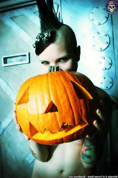 15P Punk Tattooed Teen Tara Toxic Halloween