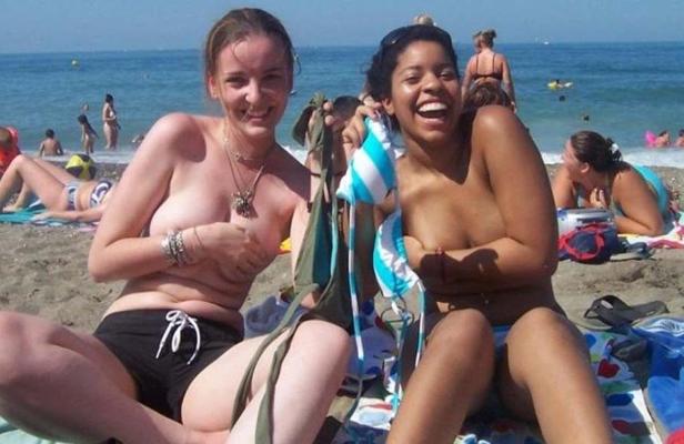 15P Real busty amateur girlfriends showing boobs