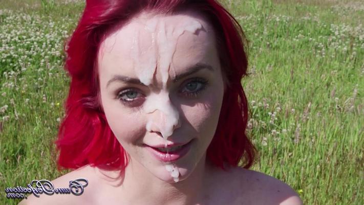 25P Énorme éjaculation faciale en plein air