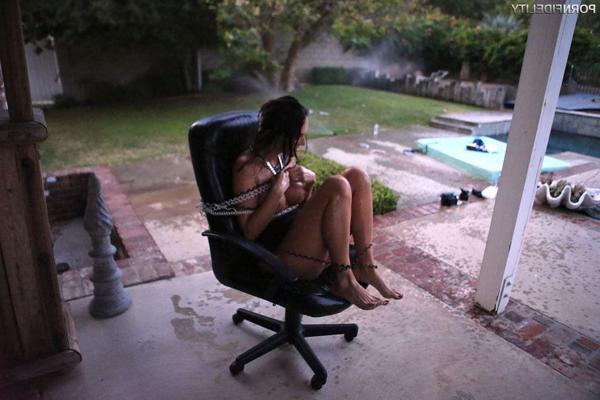 16P East european hottie Jennifer Dark boned outdoors
