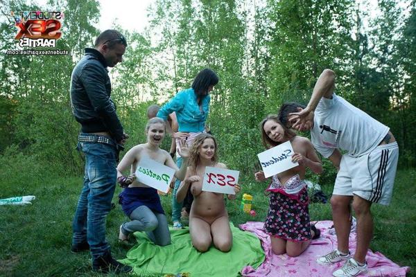 16P Partying In Forest