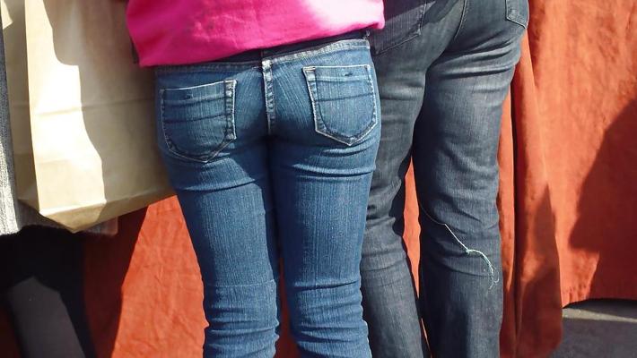 20P Sexy jolie teen cul et fesses dans un joli jean bleu
