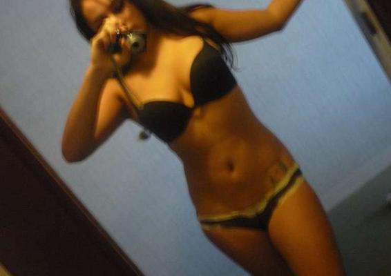 15P Morena amadora gostosa posando