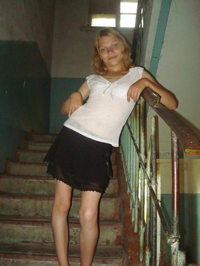 6P Young woman 02