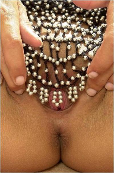 15P Anetta Keys wearing nothing but beads