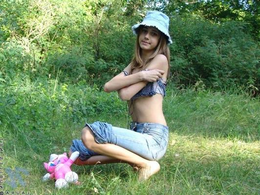 4P Teen shows tiny tits