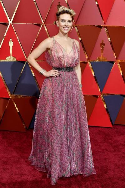 16P Scarlett Johansson shows sideboob in pink lace dress
