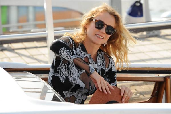 15P Diane Kruger shows off her big boobs in see through dress