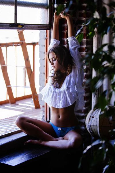 16P Jehane GiGi Paris areola peek in very sexy Eisen Nepomuceno Photoshoot 2015