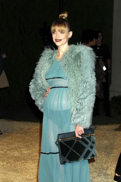 16P Jaime King pregnant and see through to panties and underboobs at Burberry London