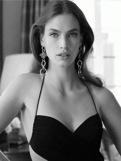 16P Crista Cober topless trying to hide her boobs in the February 2015 issue of Vogu