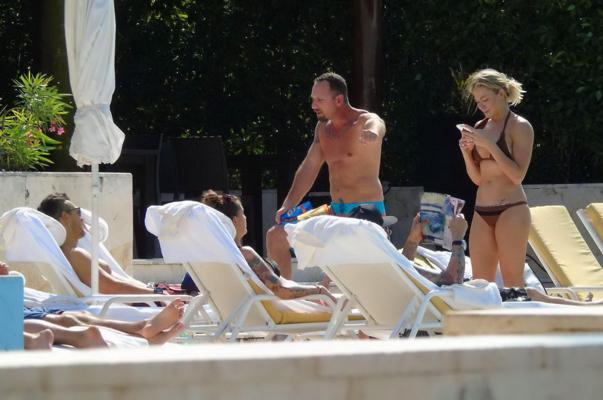 16P LeAnn Rimes showing ass in a brown thong bikini at the pool in Mexico