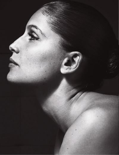 16P Laetitia Casta showing off her naked body for Lui Magazine 13 issue
