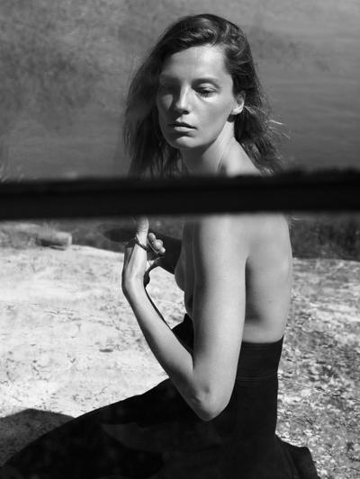 10P Daria Werbowy black  white nude photoshoot by Mikael Jansson for Interview Magaz