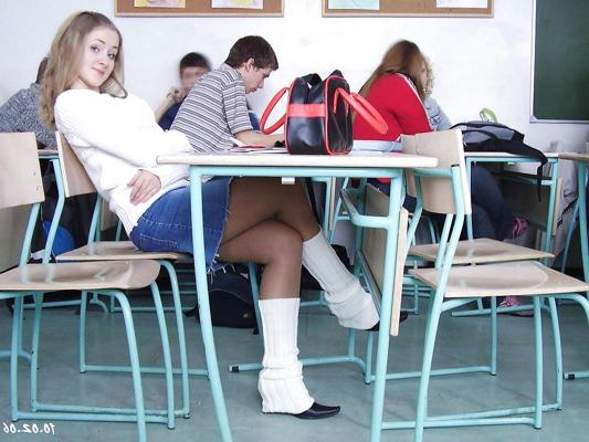 24P Nylon - upskirt - leg