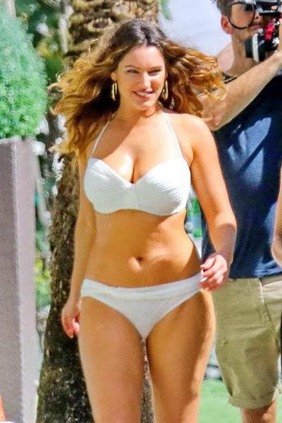 16P Busty Kelly Brook wearing a white bikini at the pool in Miami
