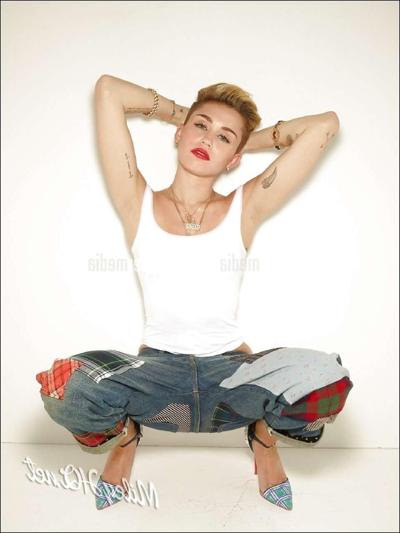 10P Miley Cyrus for the first time totally topless and nudity photos