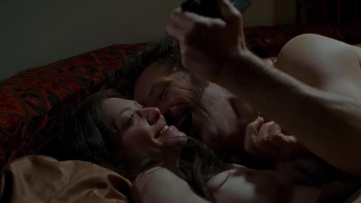 16P Amanda Seyfried es follada y mostrando sus tetas desnudas en el set de Lovelace