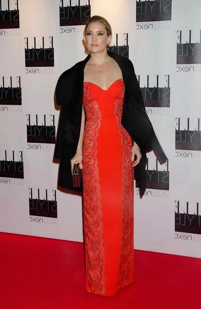 10P Kate Hudson showing huge cleavage in a red bare back maxi dress at the Elle Styl