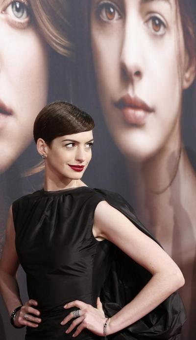 10P Anne Hathaway flashing her pussy at 'Les Miserables' premiere in NYC
