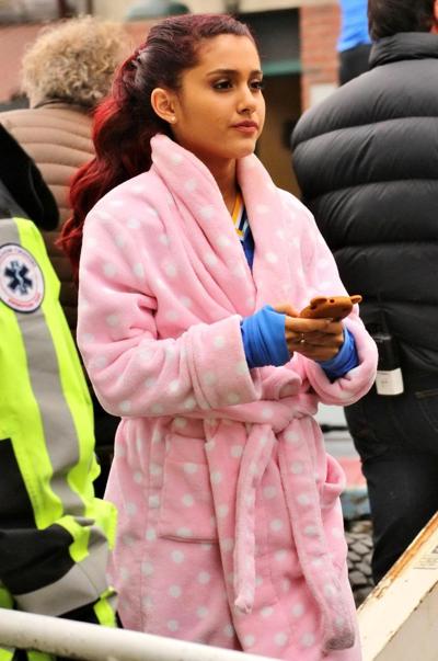 10P Ariana Grande showing off her ass in tights on the set of 'Swindle' in Vancouver