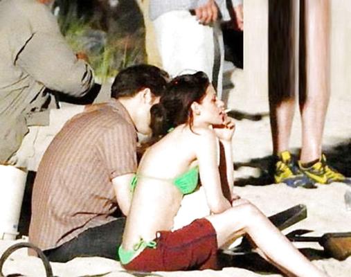 10P Kristen Stewart sexy bikini body and topless photos