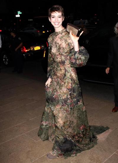 10P Anne Hathaway braless wearing a partially see through dress at New York Balet Fa