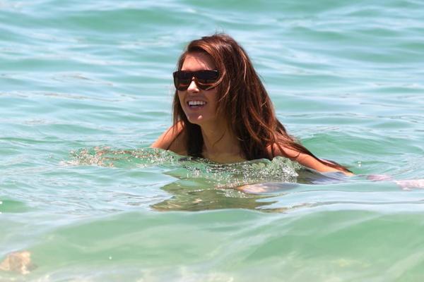 10P Audrina Patridge showing her big fake boobs and juicy ass in a hot bikini at the
