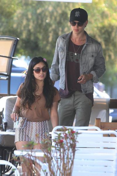 10P Vanessa Hudgens showing cameltoe in skimpy shorts and top out in Studio City